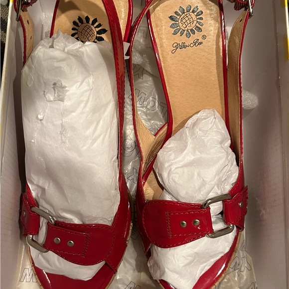 Yellow Box Heels - Picture 2 of 3